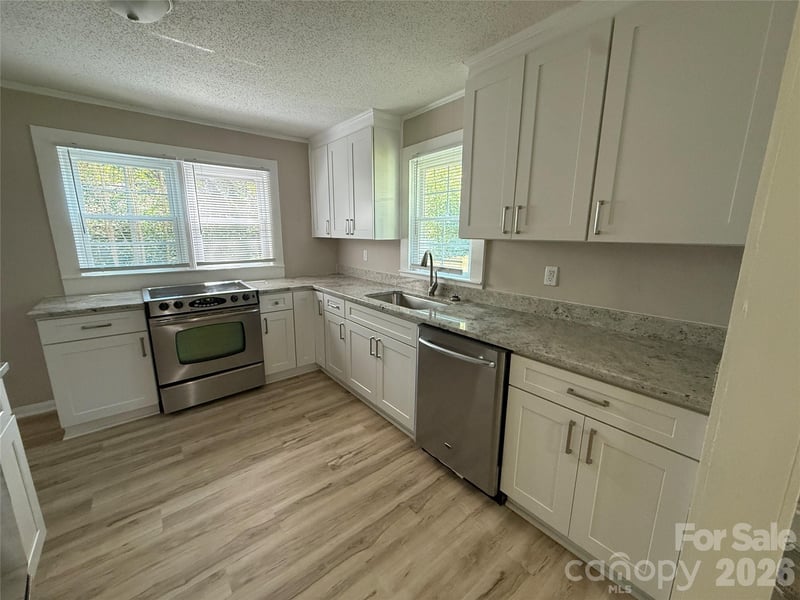 1555 Collinston Dr, Gastonia, NC 28052