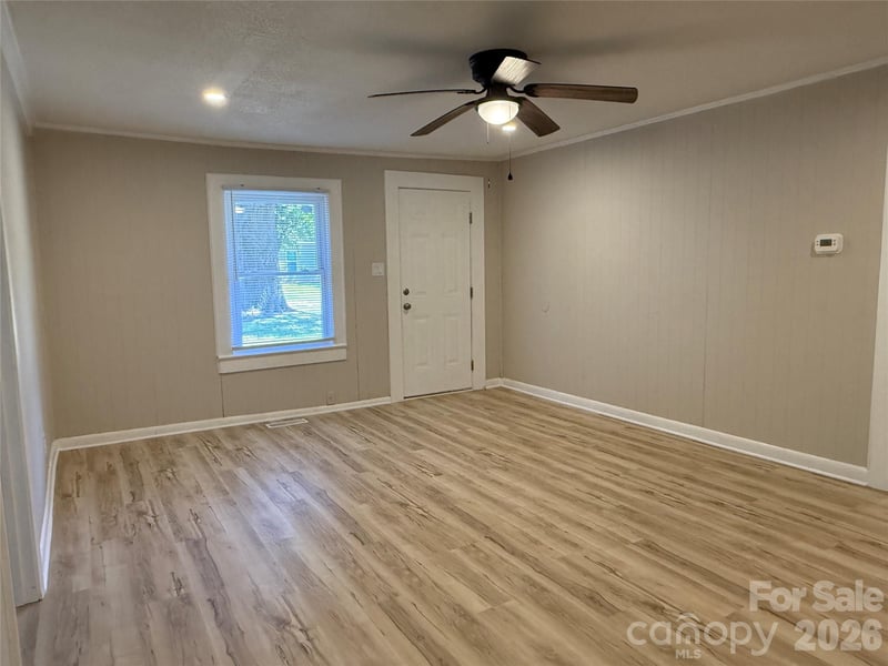 1555 Collinston Dr, Gastonia, NC 28052