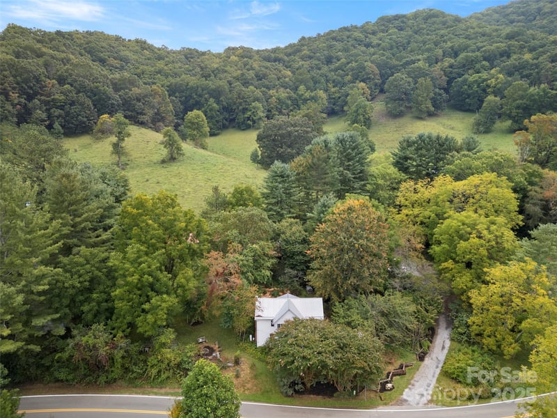27 Barkn Cv, Canton, NC 28716