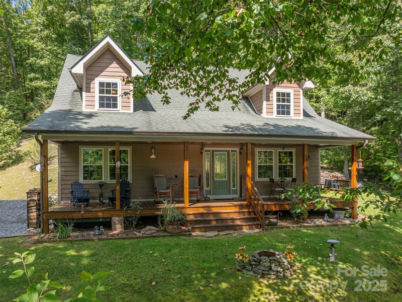 27 Little Roundtop Rd, Clyde, NC 28721