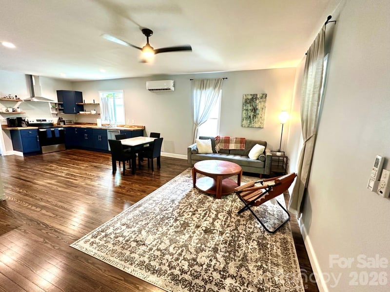 11 Martel Ln, Asheville, NC 28804
