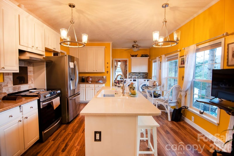 304 Golden Aster Rd, Swannanoa, NC 28778