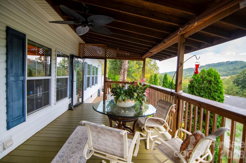 304 Golden Aster Rd, Swannanoa, NC 28778