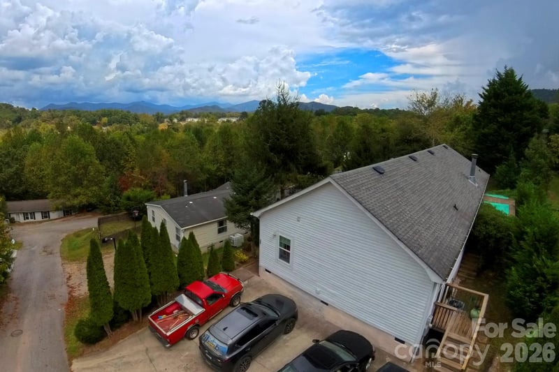 304 Golden Aster Rd, Swannanoa, NC 28778