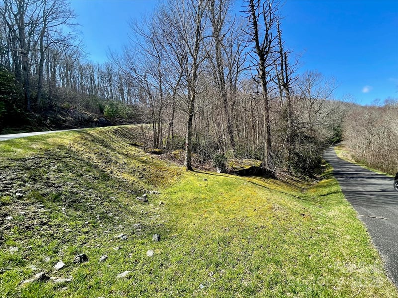 125 Stoneledge Ln #125, Blowing Rock, NC 28605