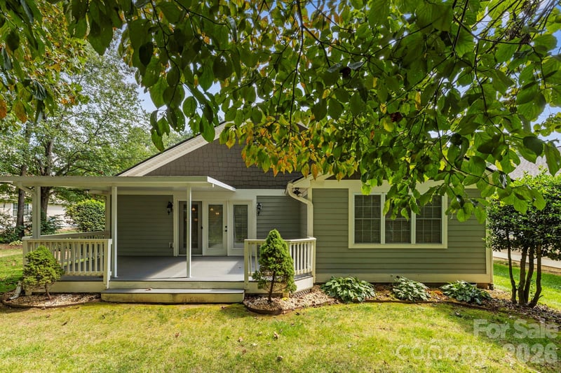 241 Fairway View Dr, Etowah, NC 28729