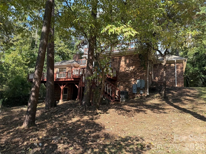 1437 Westmoreland Dr, Lancaster, SC 29720