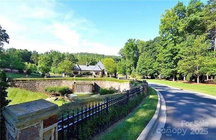3213 Lake Pointe Dr, Belmont, NC 28012