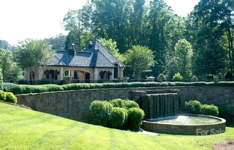 3213 Lake Pointe Dr, Belmont, NC 28012