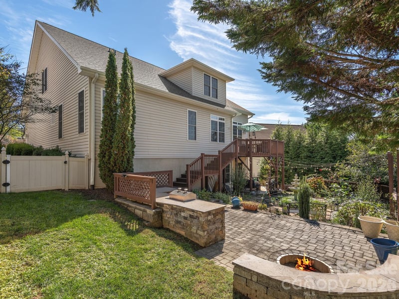 95 Driftstone Cir, Arden, NC 28704