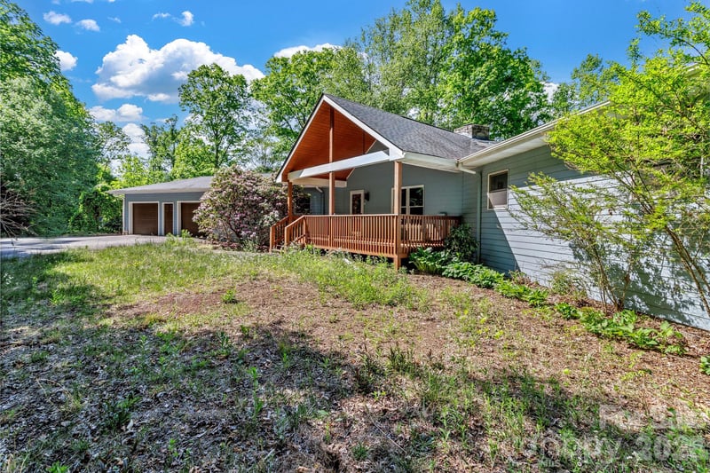 125 Winding Ridge Rd, Fairview, NC 28730