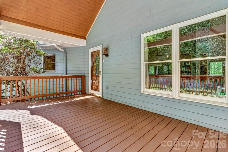 125 Winding Ridge Rd, Fairview, NC 28730