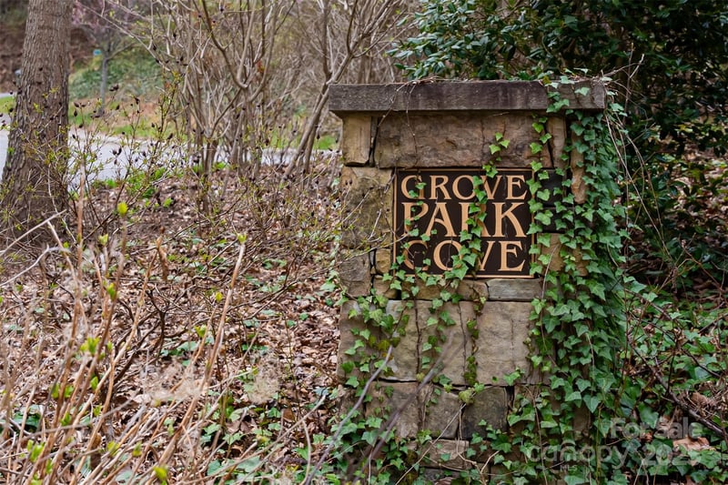 12 Grovepoint Way, Asheville, NC 28804