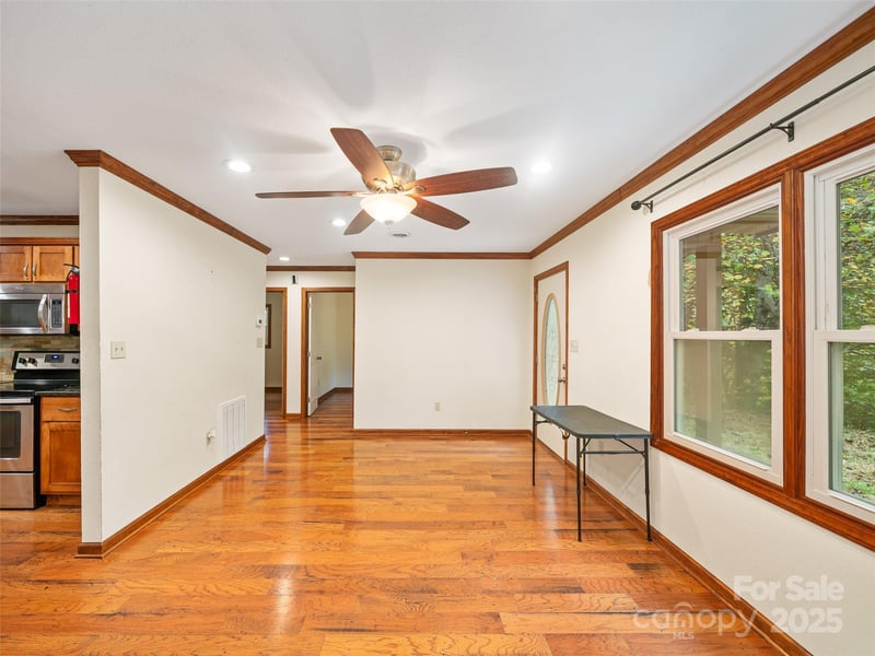 158 Dover Ln, Spruce Pine, NC 28777