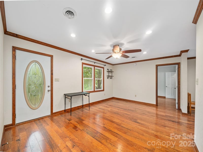 158 Dover Ln, Spruce Pine, NC 28777