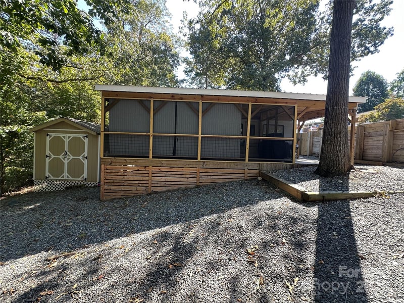 110 Meadowview Cir, New London, NC 28127