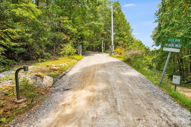 000 Fawns Rest St, Black Mountain, NC 28711
