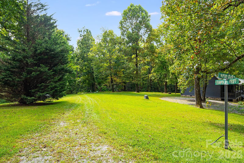 000 Fawns Rest St, Black Mountain, NC 28711