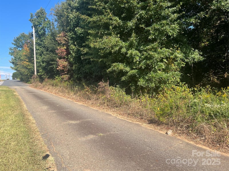 205 Craftsman Dr, Morganton, NC 28655