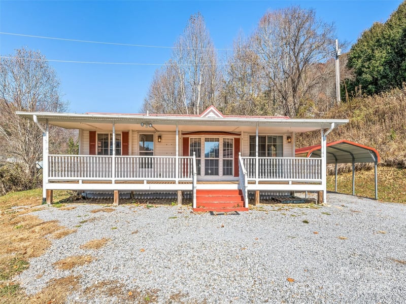 93 Merry Way, Clyde, NC 28721