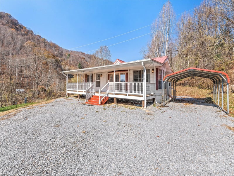 93 Merry Way, Clyde, NC 28721