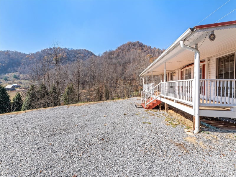 93 Merry Way, Clyde, NC 28721