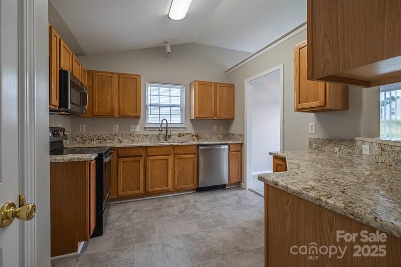 1919 Dietrich Ln, Charlotte, NC 28262