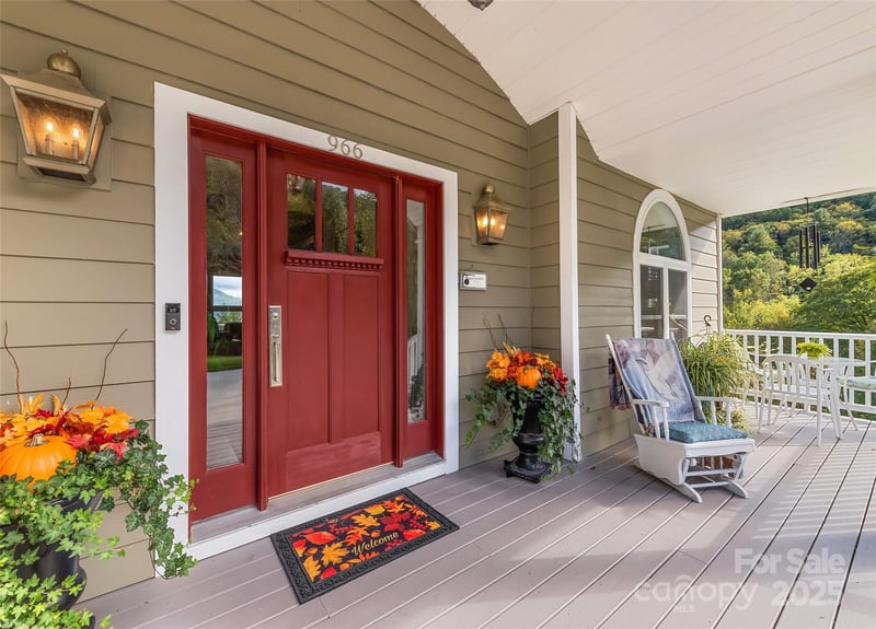 966 Coyote Hollow Rd, Waynesville, NC 28785