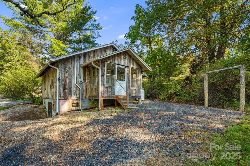 456 Maney Branch Rd, Burnsville, NC 28714