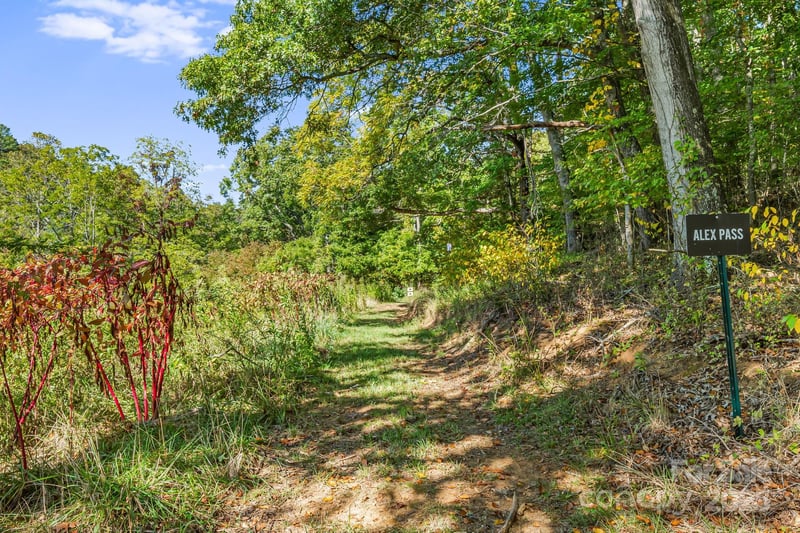 456 Maney Branch Rd, Burnsville, NC 28714