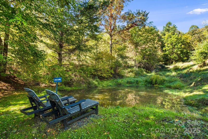 000 Maney Branch Rd, Burnsville, NC 28714