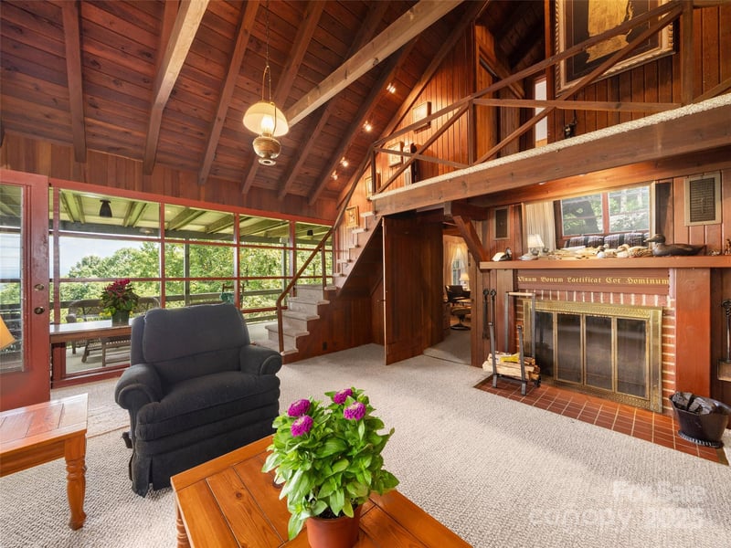 435 Upper Laurel Dr, Laurel Park, NC 28739