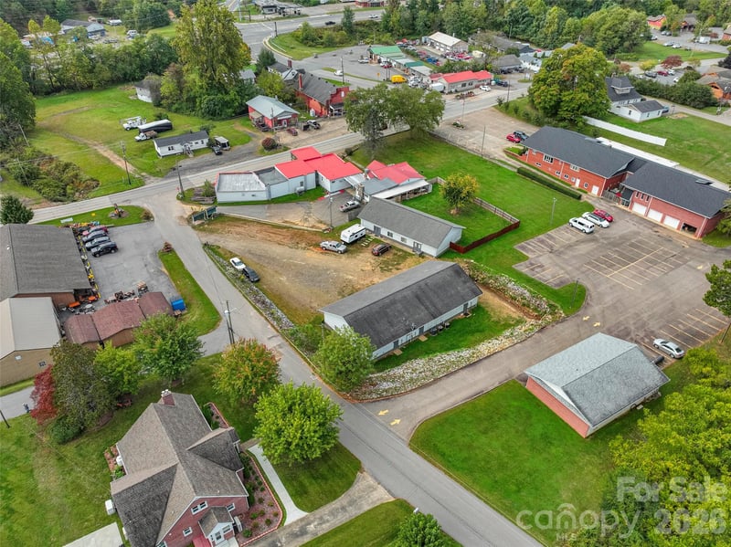 505 Main St, Burnsville, NC 28714