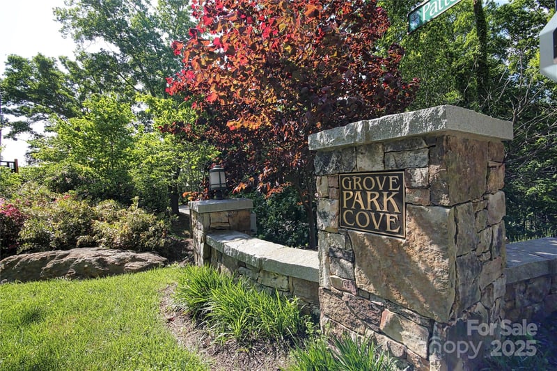 68 Wolfebridge Ln #16, Asheville, NC 28804