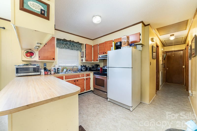 801 Windwood Dr, Gastonia, NC 28056