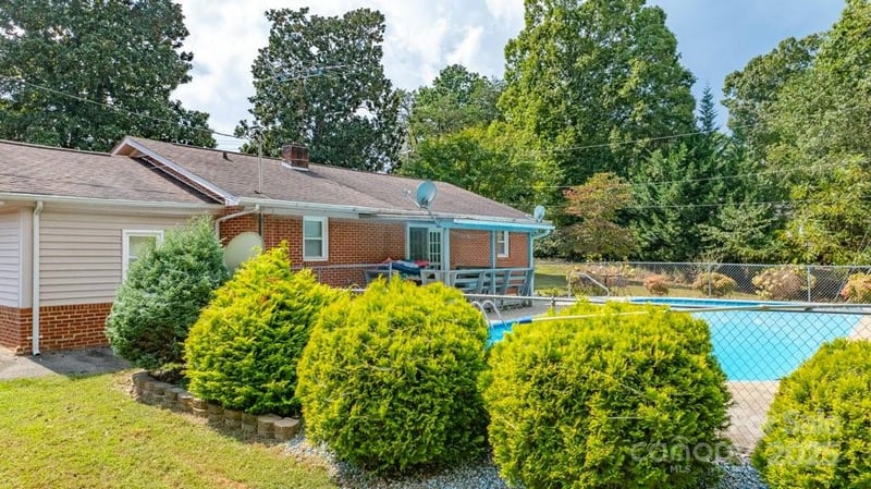 489 Ned Mcgimsey Rd, Nebo, NC 28761