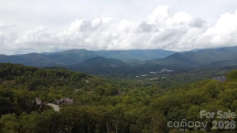 97 Settings Blvd, Black Mountain, NC 28711