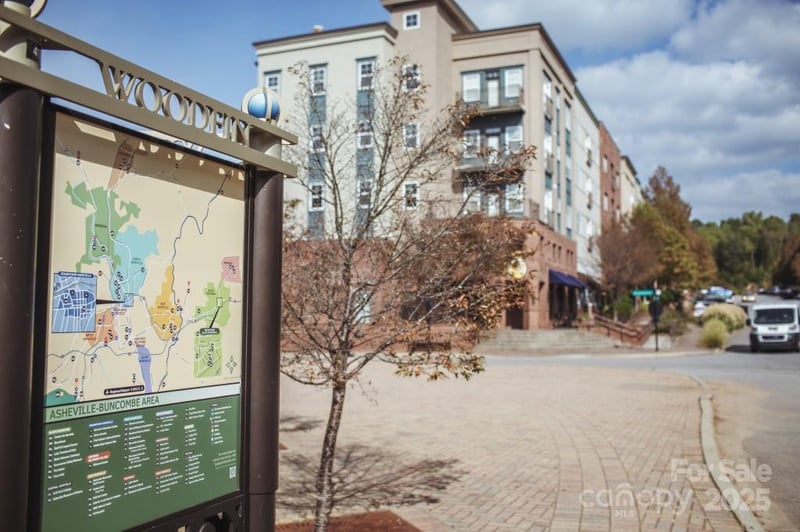 92 Senator Reynolds Rd, Asheville, NC 28804