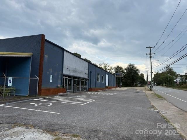 618 Meeting St, Morganton, NC 28655