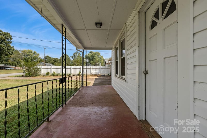 187 Oakridge Dr, Forest City, NC 28043