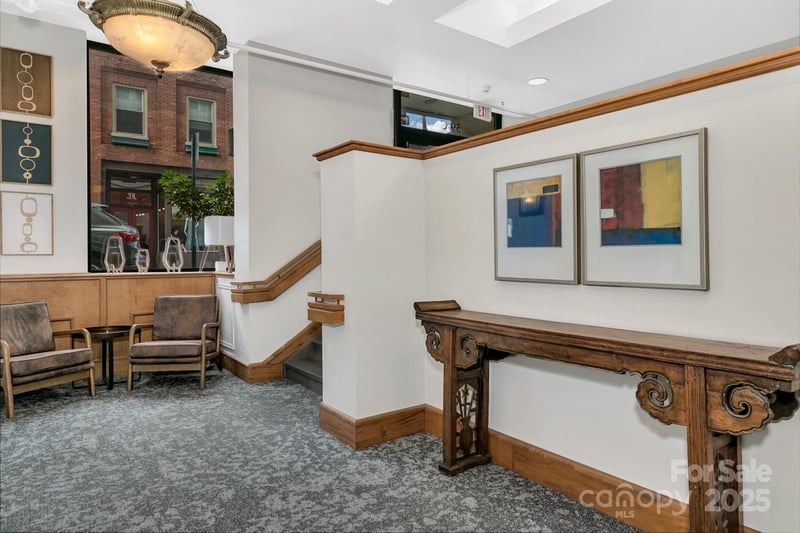 59 College St #402, Asheville, NC 28801