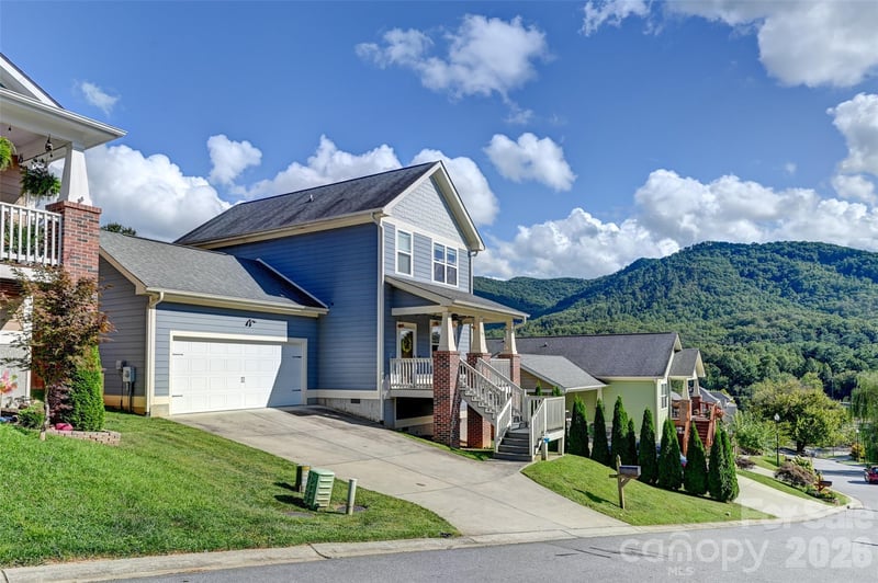 17 Teems Ln, Asheville, NC 28805