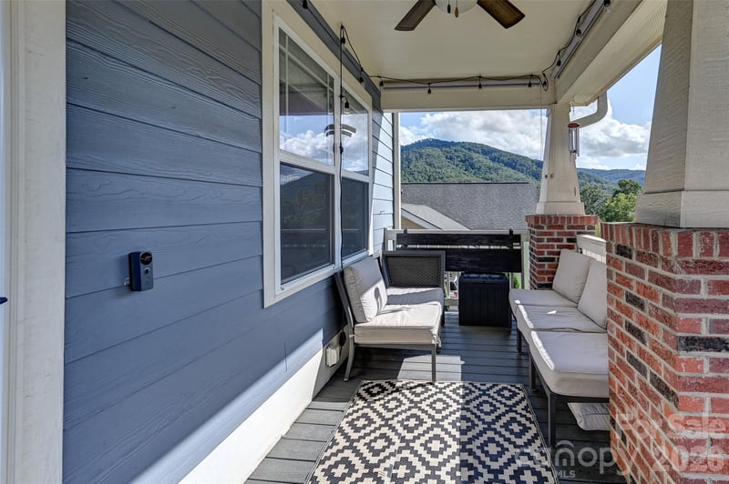 17 Teems Ln, Asheville, NC 28805