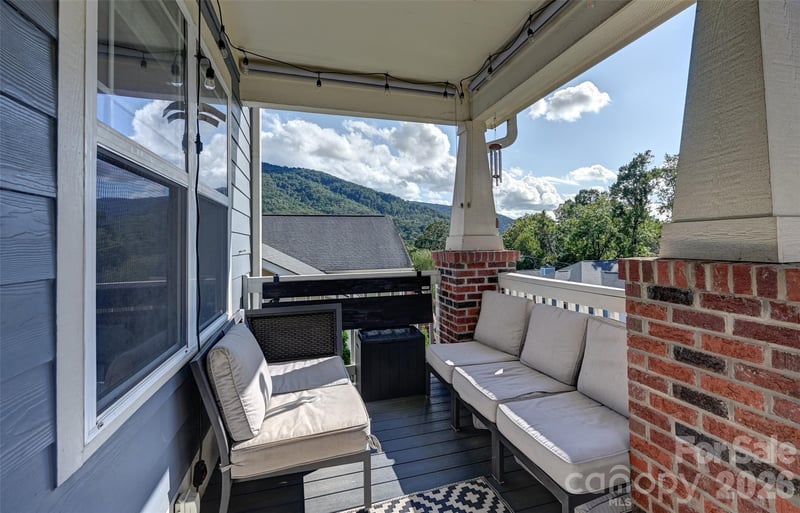 17 Teems Ln, Asheville, NC 28805