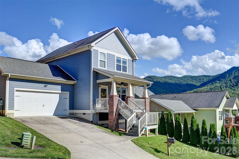 17 Teems Ln, Asheville, NC 28805