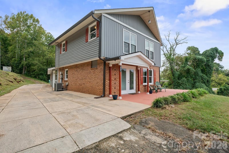 801 Grove St, Lincolnton, NC 28092