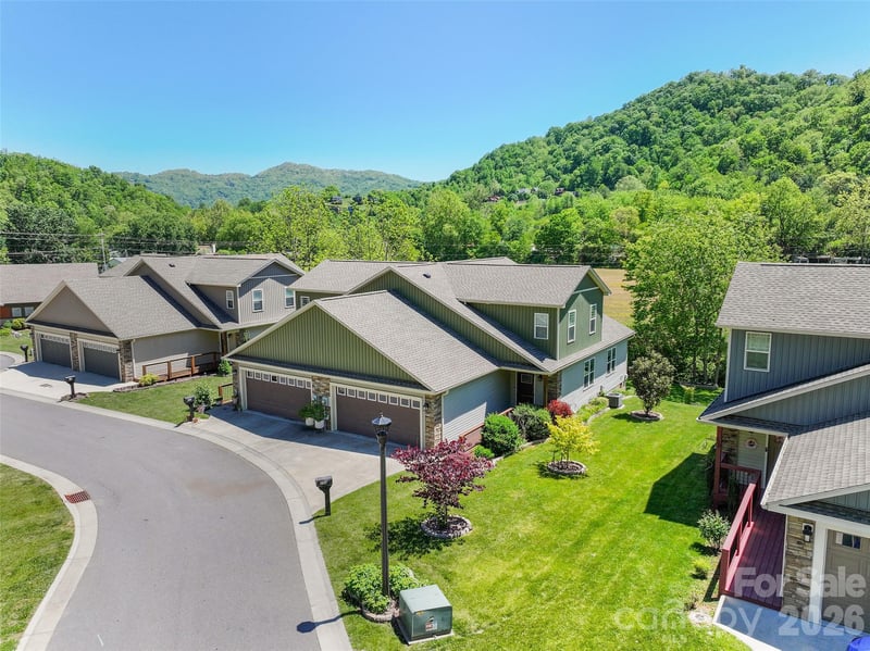 254 February Ln, Waynesville, NC 28785
