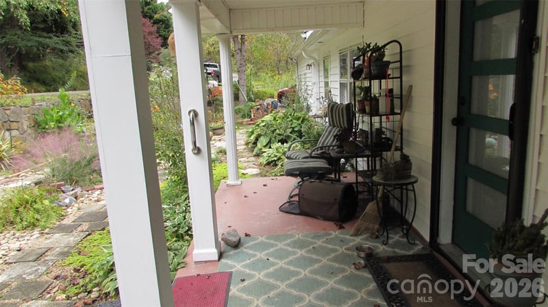 524 Clear Creek Rd, Burnsville, NC 28714
