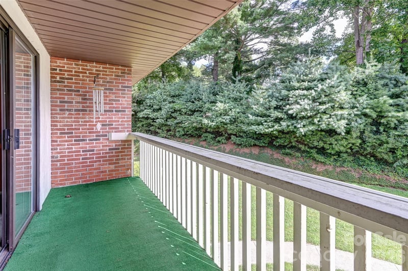 103 Oakwood Pl #3, Hendersonville, NC 28792