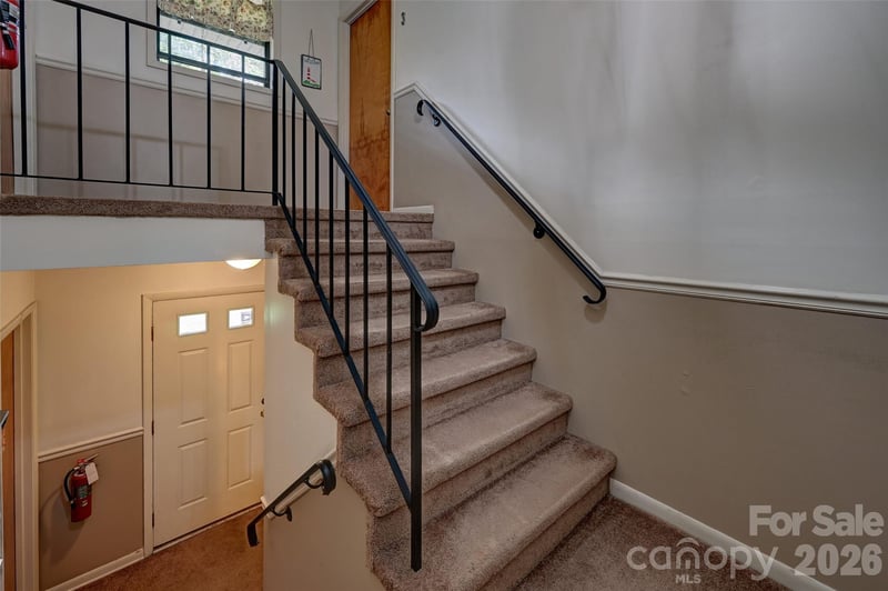 103 Oakwood Pl #3, Hendersonville, NC 28792